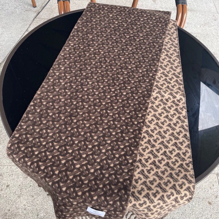 Streetwear Scarf BURBERRY 326471 size:30x168cm
