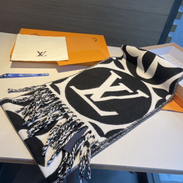 Streetwear Scarf LV 326518 SIZE:209 x 30cm