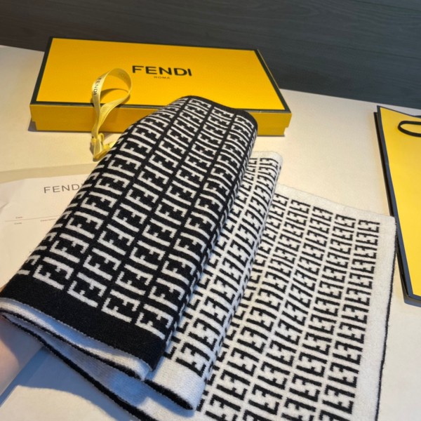 Streetwear Scarf FENDI 326526 SIZE:180×30cm