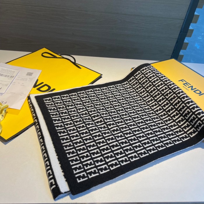Streetwear Scarf FENDI 326526 SIZE:180×30cm