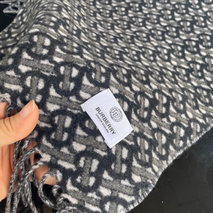 Streetwear Scarf BURBERRY 326473 size：30x168cm