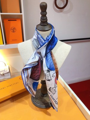 Streetwear Scarf LV 326510 SIZE:90X90cm