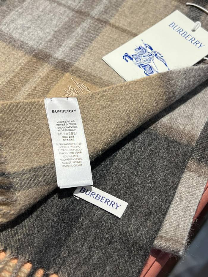 Streetwear Scarf BURBERRY 326440 size：32*192cm