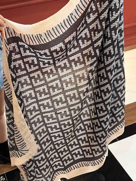 Streetwear Scarf FENDI 326426 SIZE:200*110cm