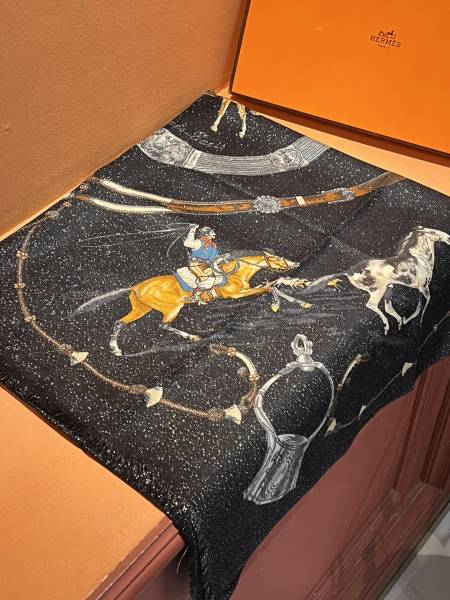 Streetwear Scarf Hermes  326400 SIZE:110x200cm 
