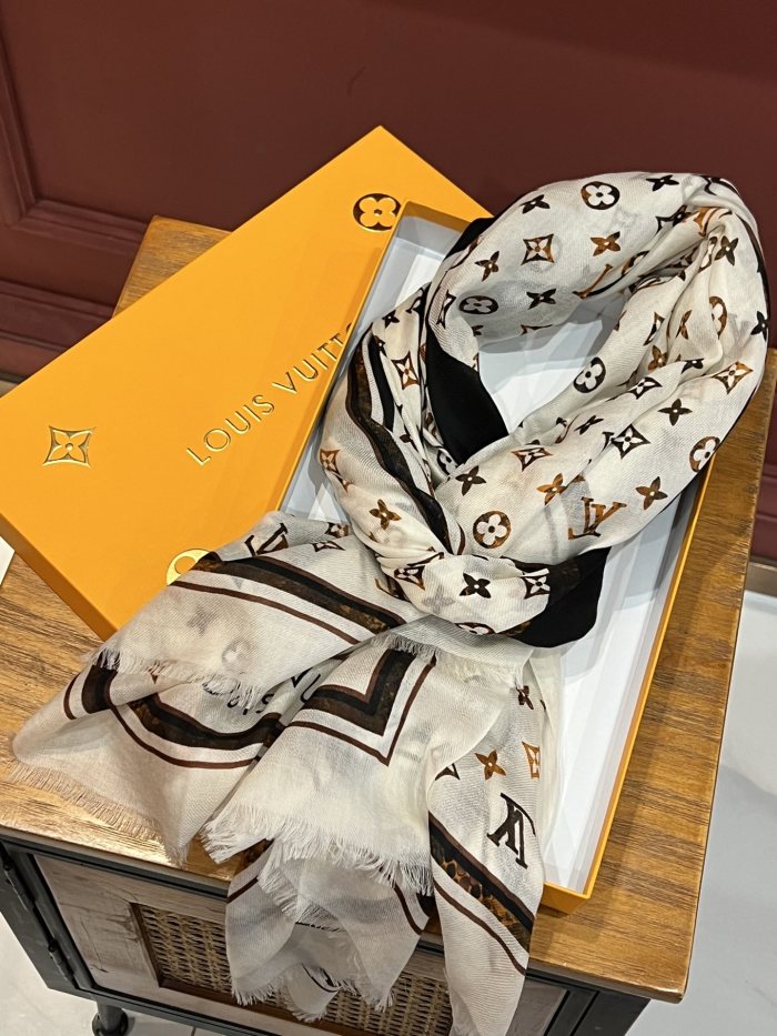 Streetwear Scarf LV 326315 SIZE:110*200cm