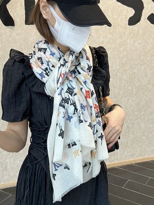 Streetwear Scarf LV 326417 SIZE:110*200cm