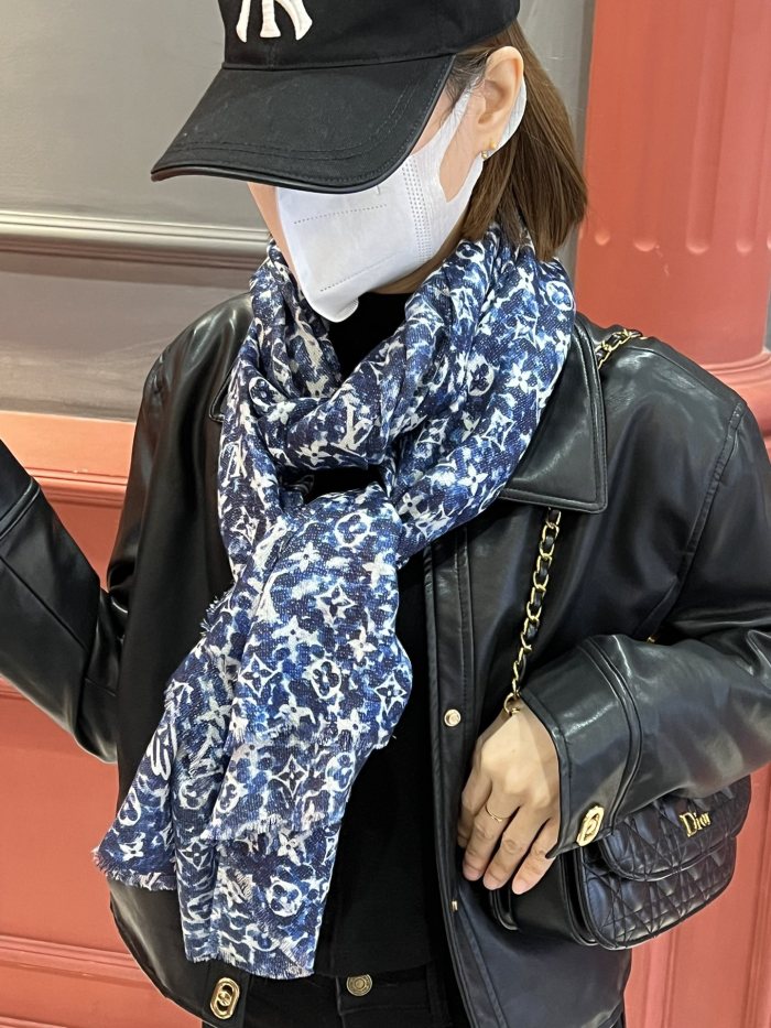 Streetwear Scarf LV 326403 SIZE:110*200cm