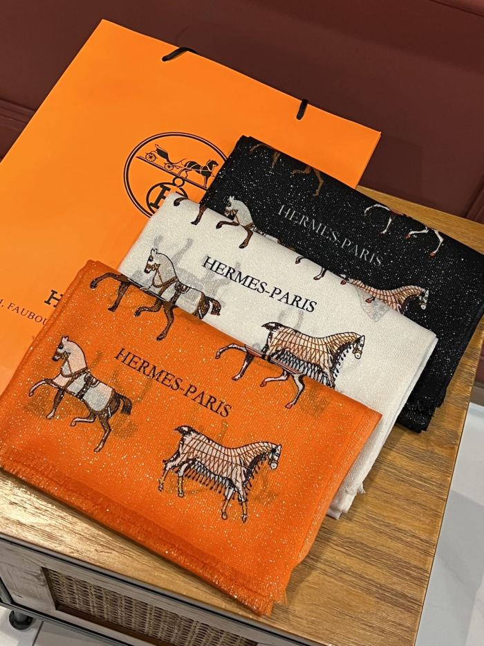 Streetwear Scarf Hermes  326412 SIZE:110x200cm