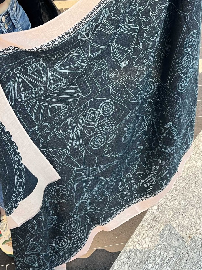 Streetwear Scarf CHANEL 326319 SIZE:110*200cm