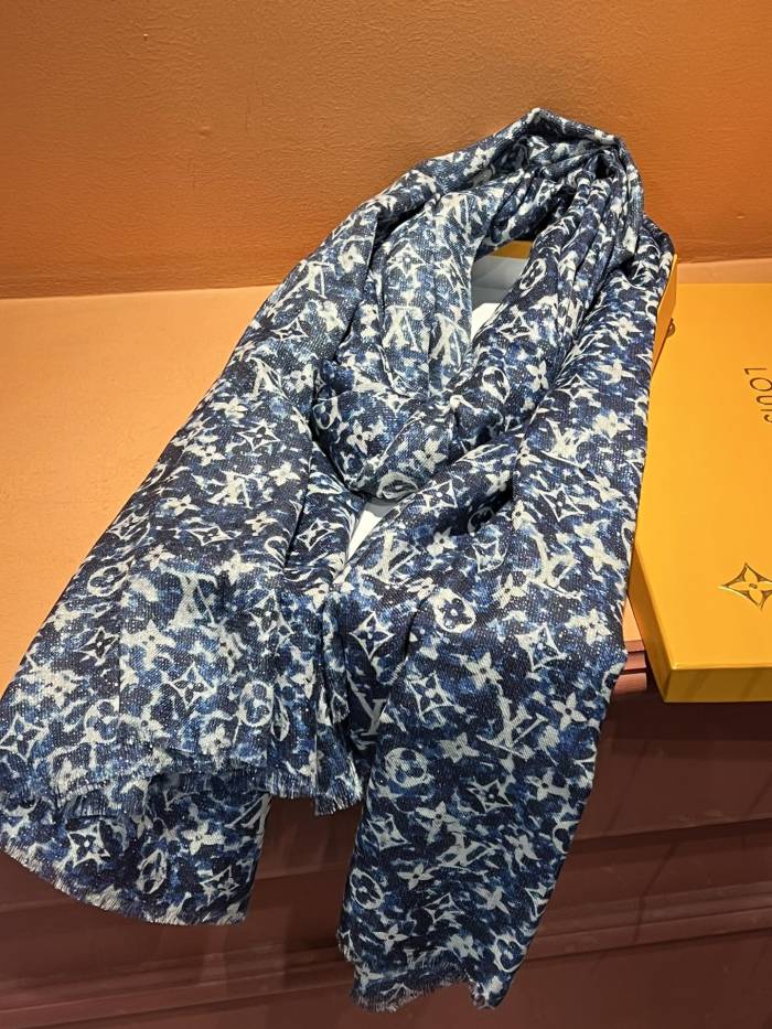 Streetwear Scarf LV 326403 SIZE:110*200cm