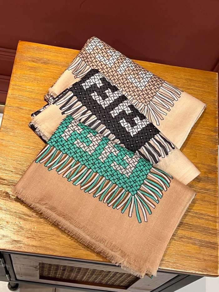 Streetwear Scarf FENDI 326428 SIZE:200*110cm