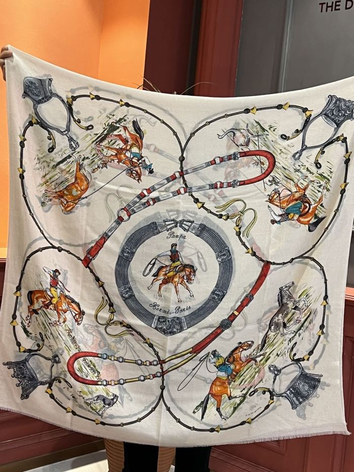 Streetwear Scarf Hermes  326399 SIZE:110x200cm 