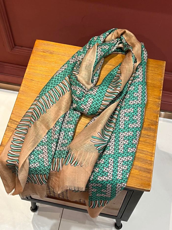 Streetwear Scarf FENDI 326428 SIZE:200*110cm