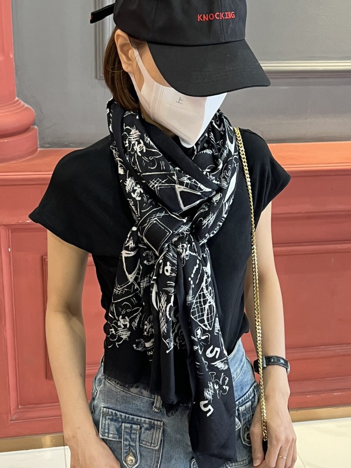 Streetwear Scarf CHANEL 326410 size：110*200cm