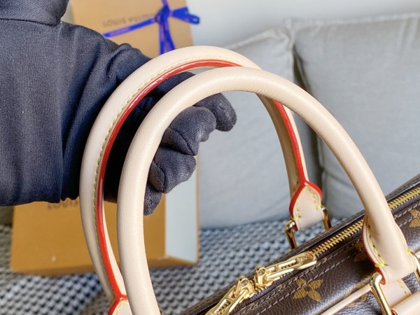 handbag Louis Vuitton N41124 size 41*31*7 cm