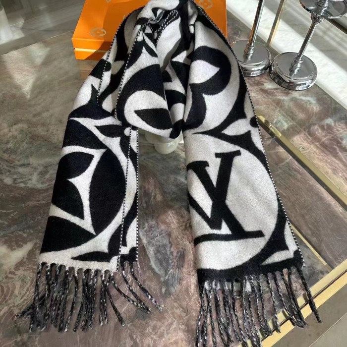 Streetwear Scarf LV 326355 SIZE:209 x 30 cm