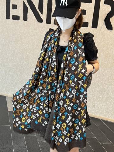 Streetwear Scarf LV 326416 SIZE:110*200cm