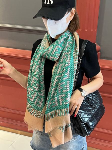 Streetwear Scarf FENDI 326428 SIZE:200*110cm