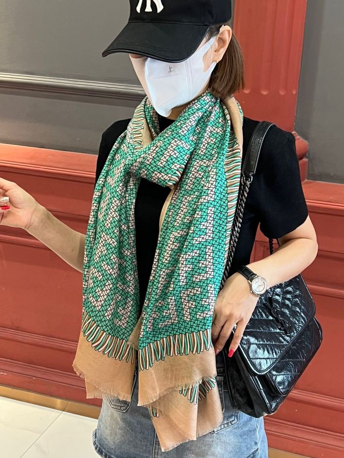 Streetwear Scarf FENDI 326428 SIZE:200*110cm