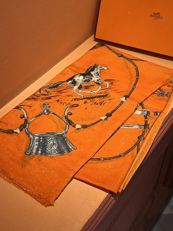 Streetwear Scarf Hermes  326401 SIZE:110x200cm