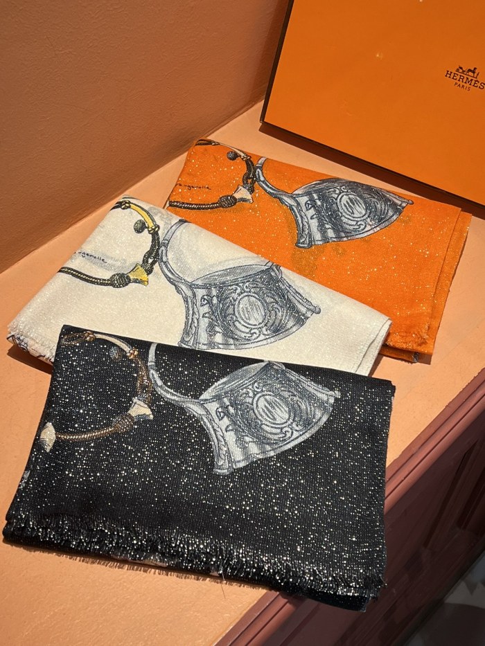 Streetwear Scarf Hermes  326399 SIZE:110x200cm 