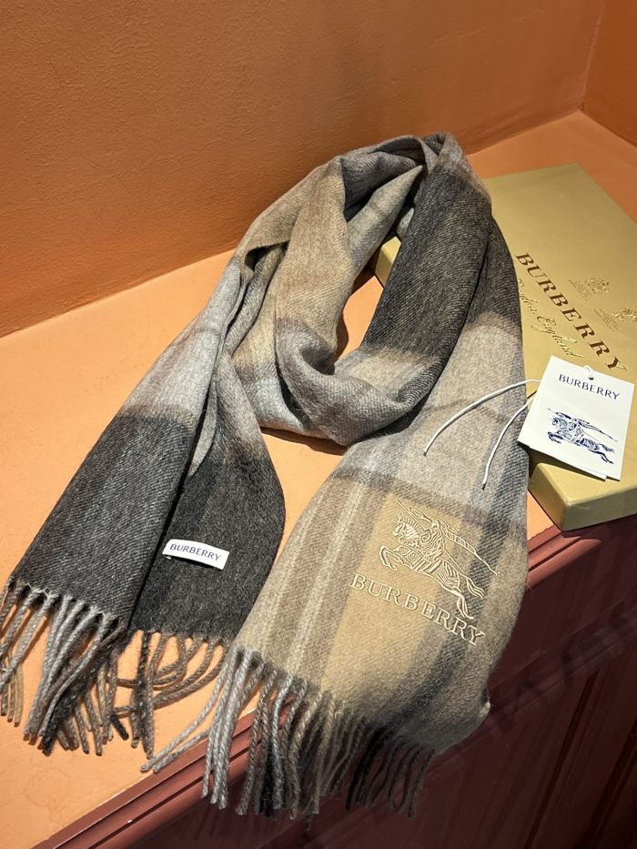 Streetwear Scarf BURBERRY 326440 size：32*192cm