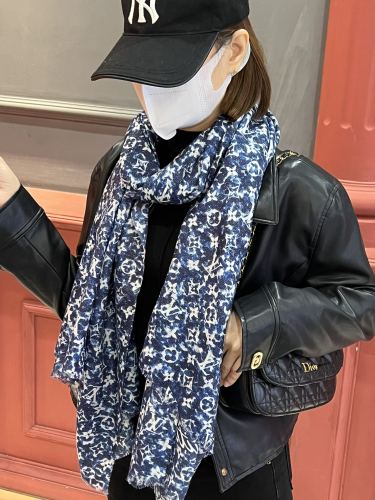 Streetwear Scarf LV 326403 SIZE:110*200cm