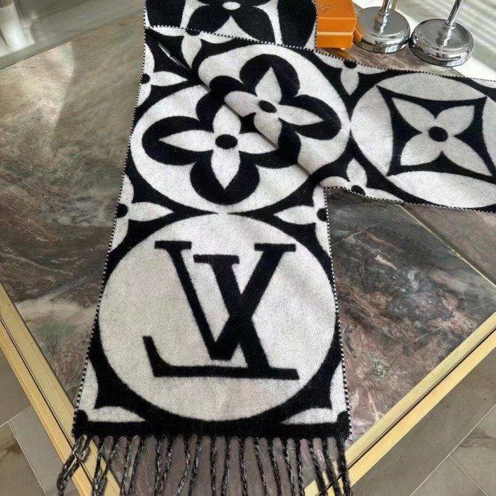 Streetwear Scarf LV 326355 SIZE:209 x 30 cm