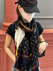 Streetwear Scarf LV 326316 SIZE:110*200cm