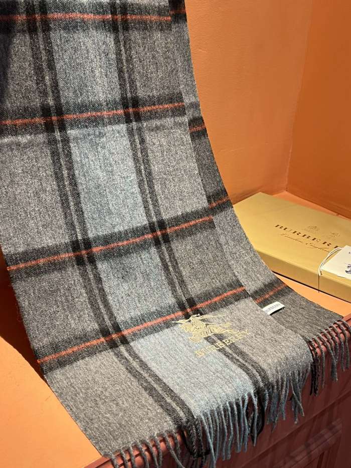 Streetwear Scarf BURBERRY 326438 size：32*192cm