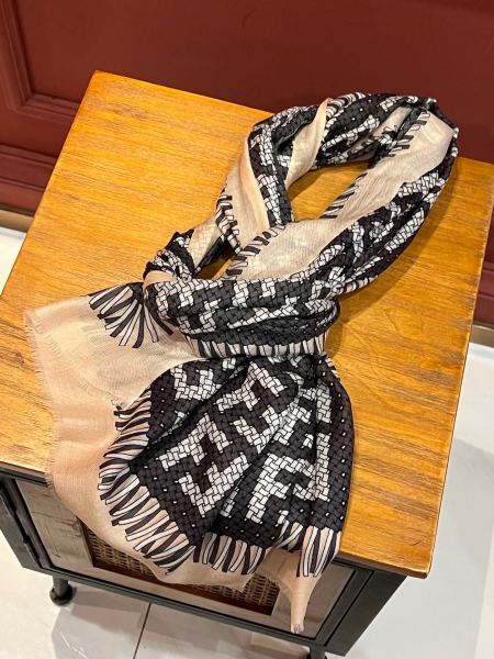 Streetwear Scarf FENDI 326426 SIZE:200*110cm