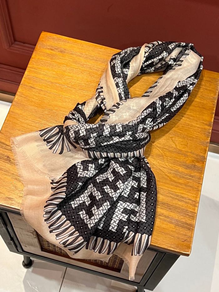 Streetwear Scarf FENDI 326426 SIZE:200*110cm