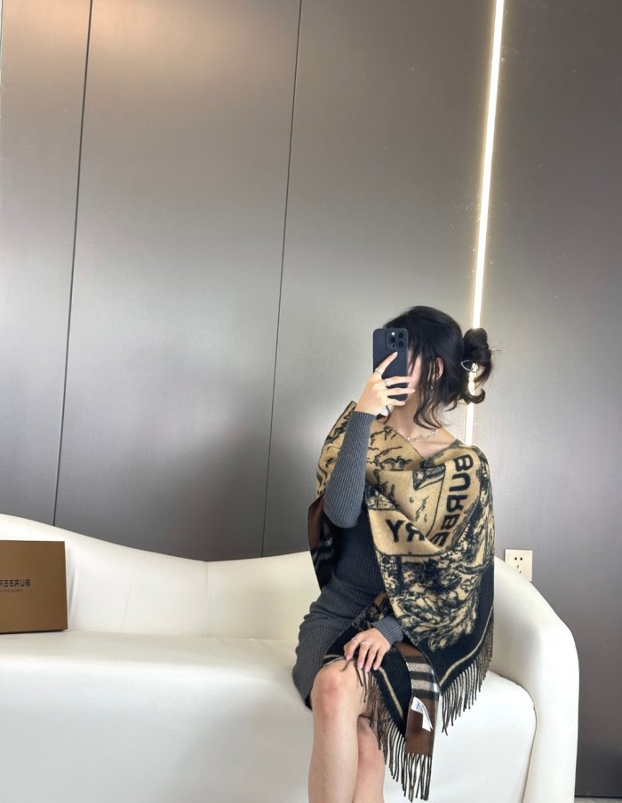 Streetwear Scarf BURBERRY 326348 size：230cmx50cm