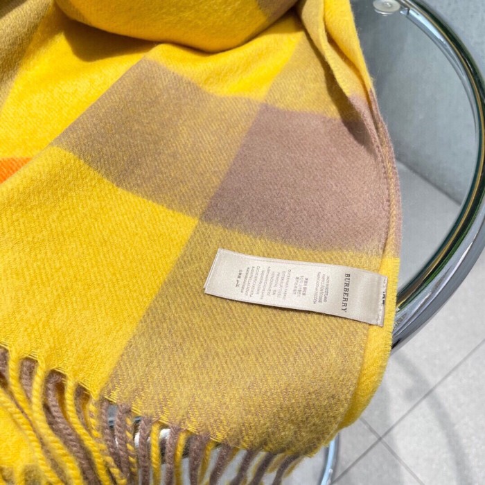 Streetwear Scarf BURBERRY 325965