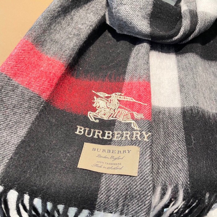 Streetwear Scarf BURBERRY 325963 