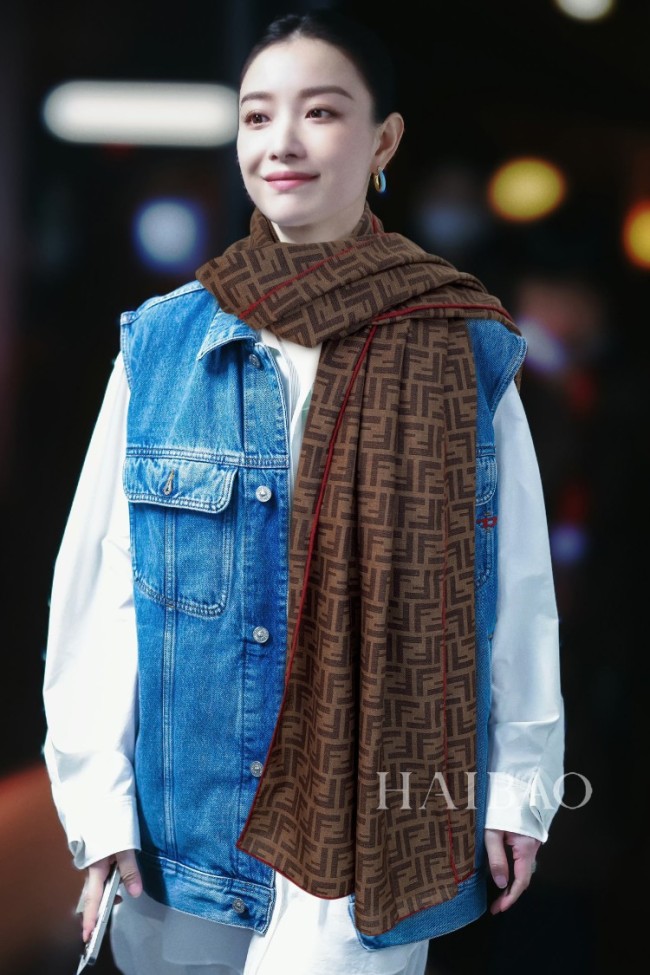 Streetwear Scarf FENDI 326017 SIZE:65*185cm