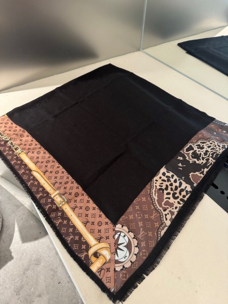 Streetwear Scarf LV 325980 SIZE:140*140cm