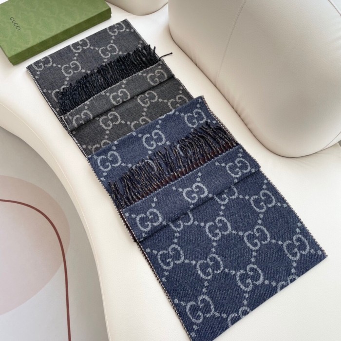 Streetwear Scarf GUCCI 325960 SIZE:34*194cm