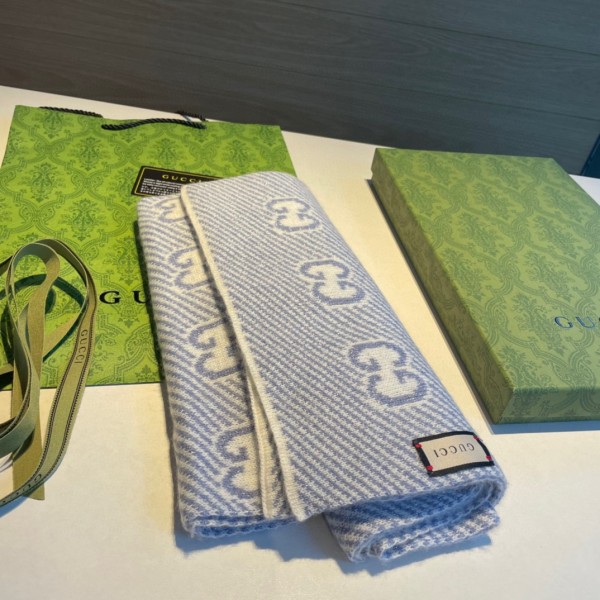 Streetwear Scarf GUCCI 326002 