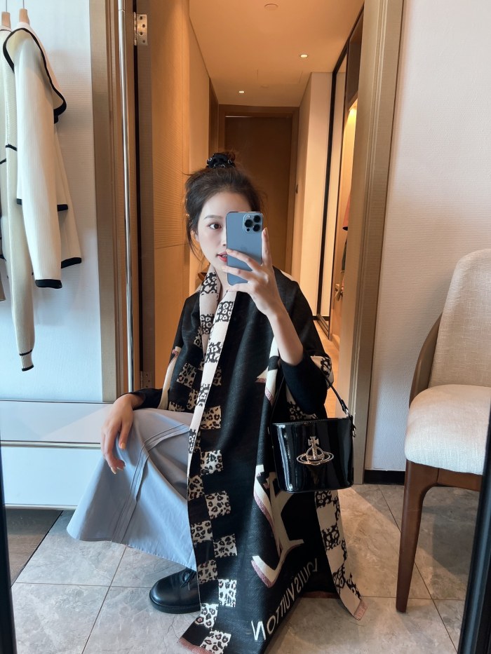 Streetwear Belt LV 326267 size:180*70CM