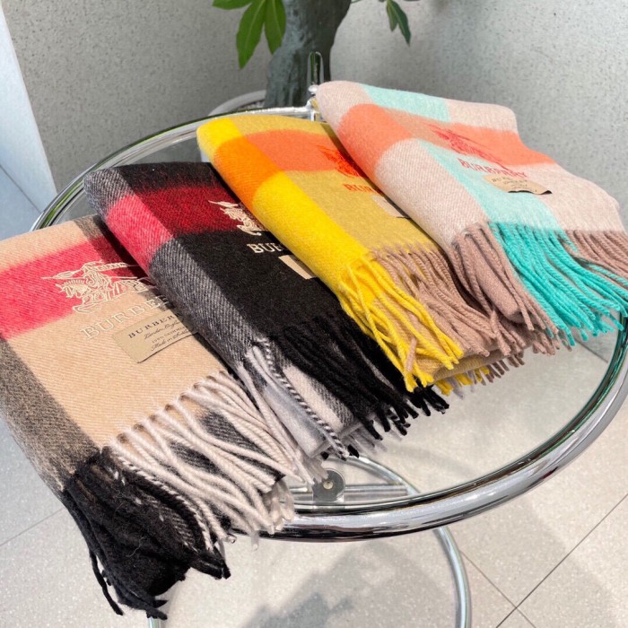 Streetwear Scarf BURBERRY 325965