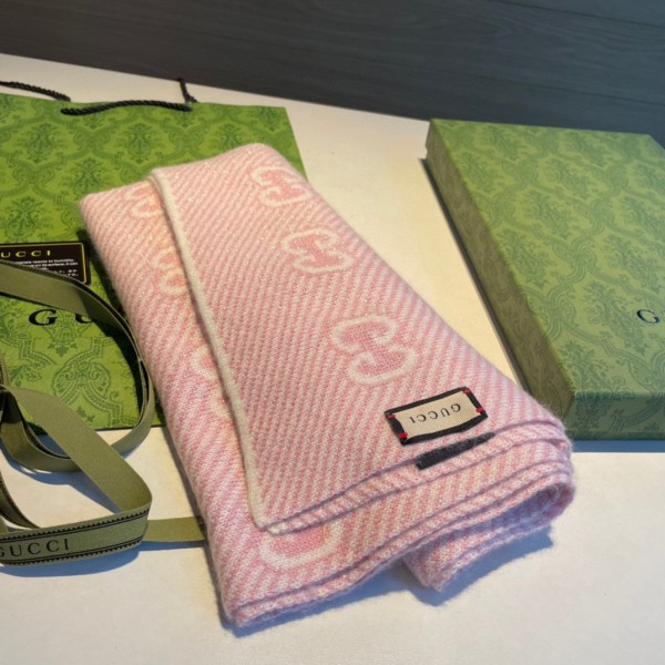 Streetwear Scarf GUCCI 326001 