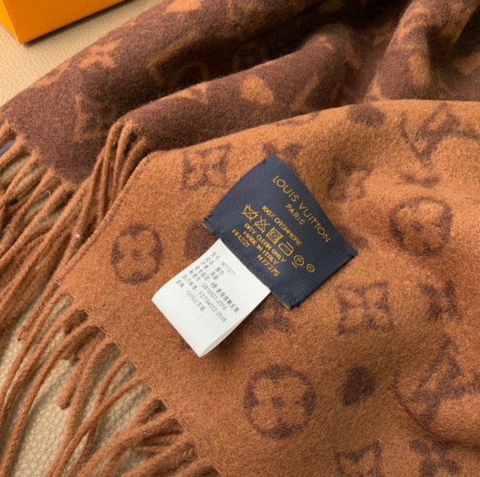 Streetwear Scarf LV 325991 SIZE:45*180CM