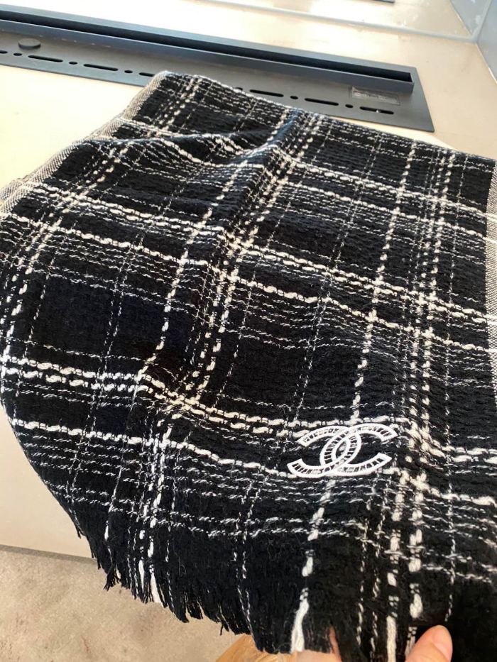 Streetwear Scarf CHANEL 325987 size：35 *180CM