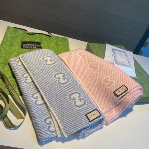 Streetwear Scarf GUCCI 326002 