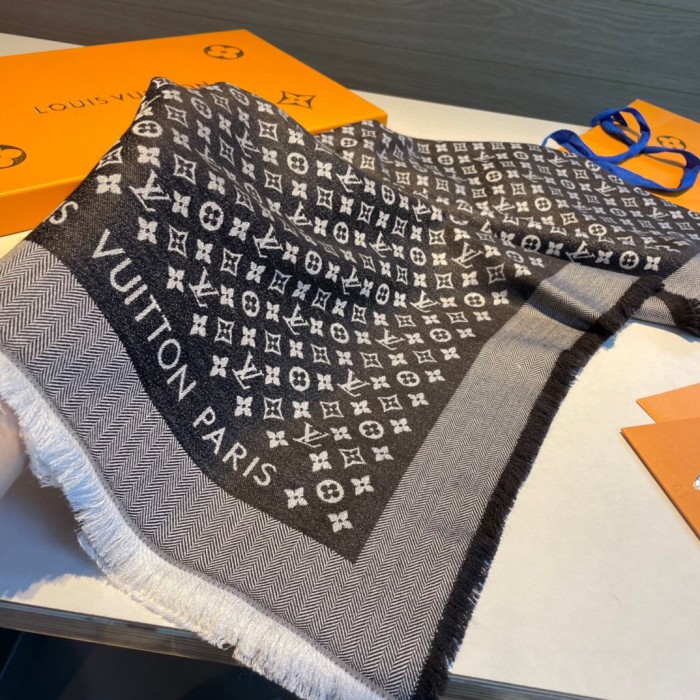 Streetwear Scarf LV 326008 SIZE:120cm*120cm