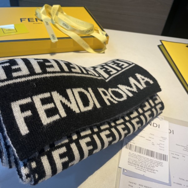 Streetwear Scarf FENDI 326246 SIZE:30*180cm
