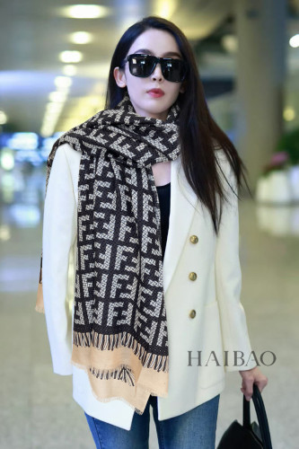 Streetwear Scarf FENDI 326048 SIZE:200*110CM