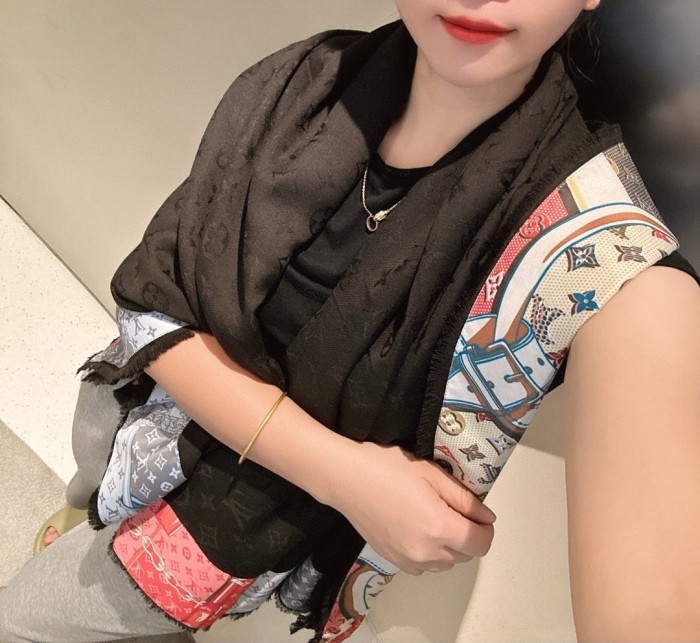 Streetwear Scarf LV 325981 SIZE:140*140cm